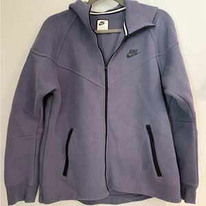 Nike Sportswear Tech Fleece Windrunner
Men's Size L Full-Zip Hoodie
